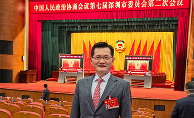 深圳市政協(xié)經(jīng)濟(jì)委副主任、多彩集團(tuán)董事長夏煒參加兩會